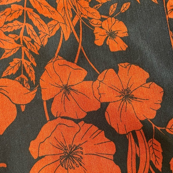 ❣️Pretty Little Thing navy and red floral two piece pant set NWT - Picture 8 of 8